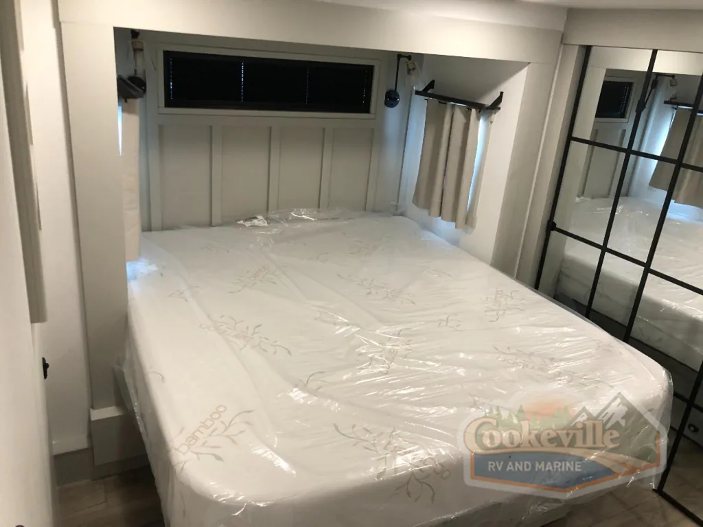 2026 Brinkley Model G 4100, Photos photo 21