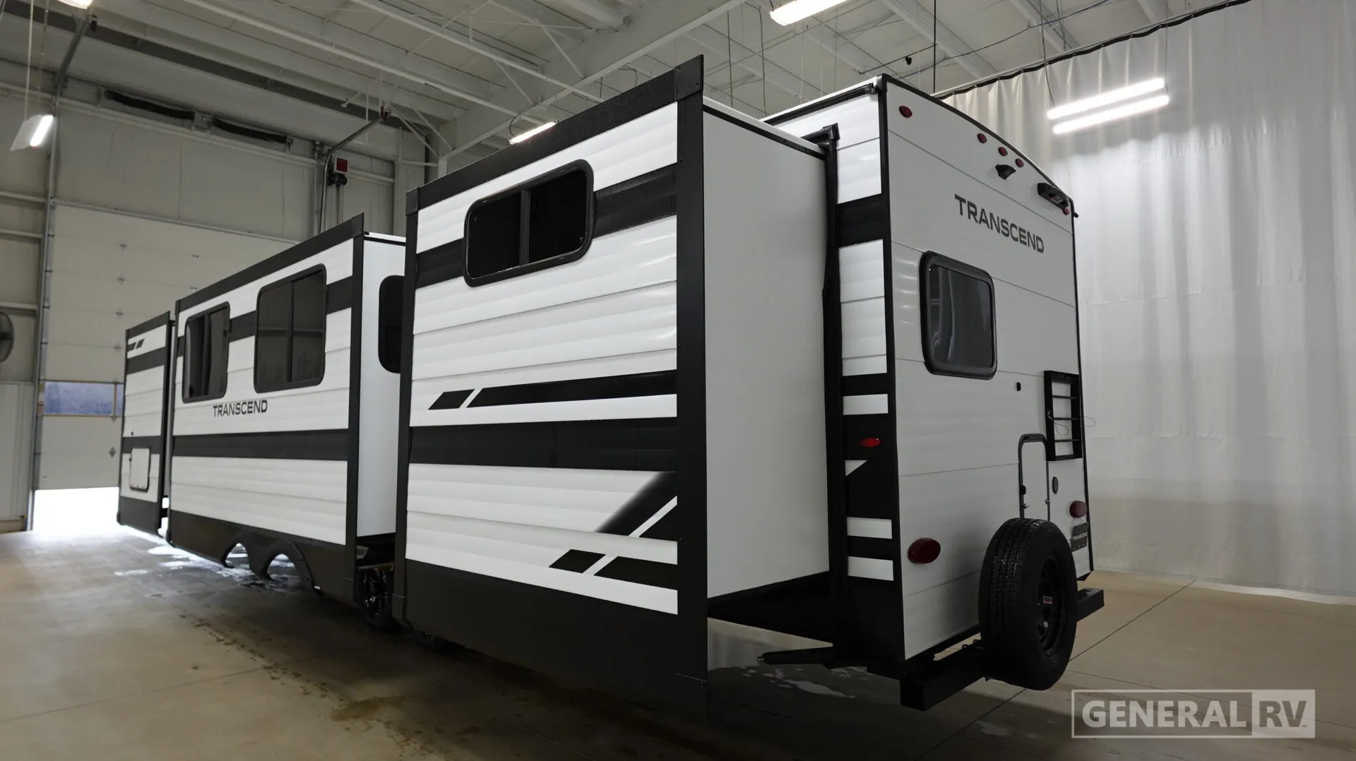 2026 Grand Design Transcend 335BHT - Photo 4