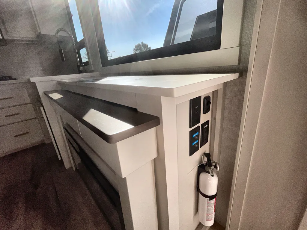 2026 Brinkley Model I 294, Photos photo 17