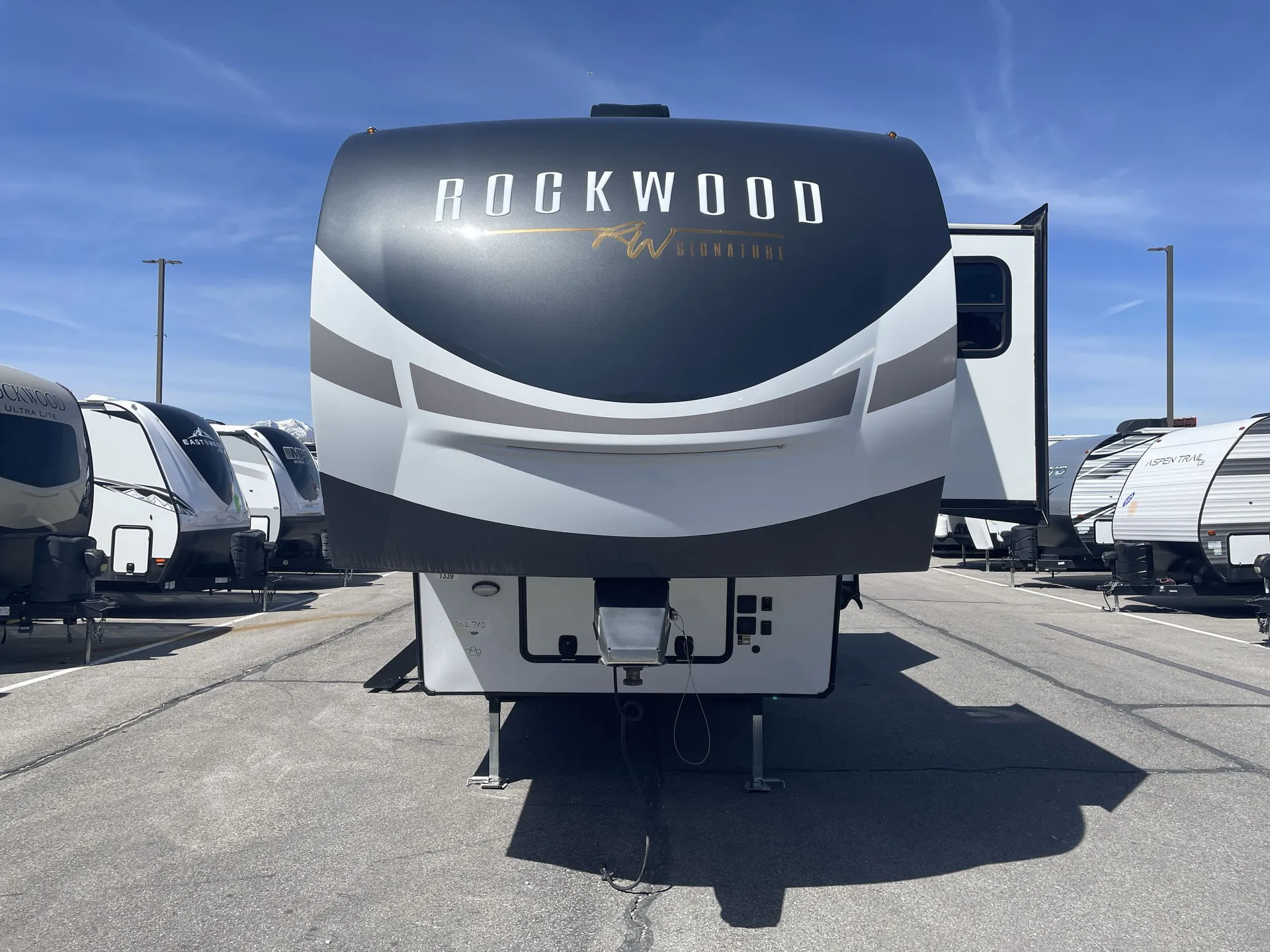 2023 Forest River Rockwood Ultra Lite 2442BS — front