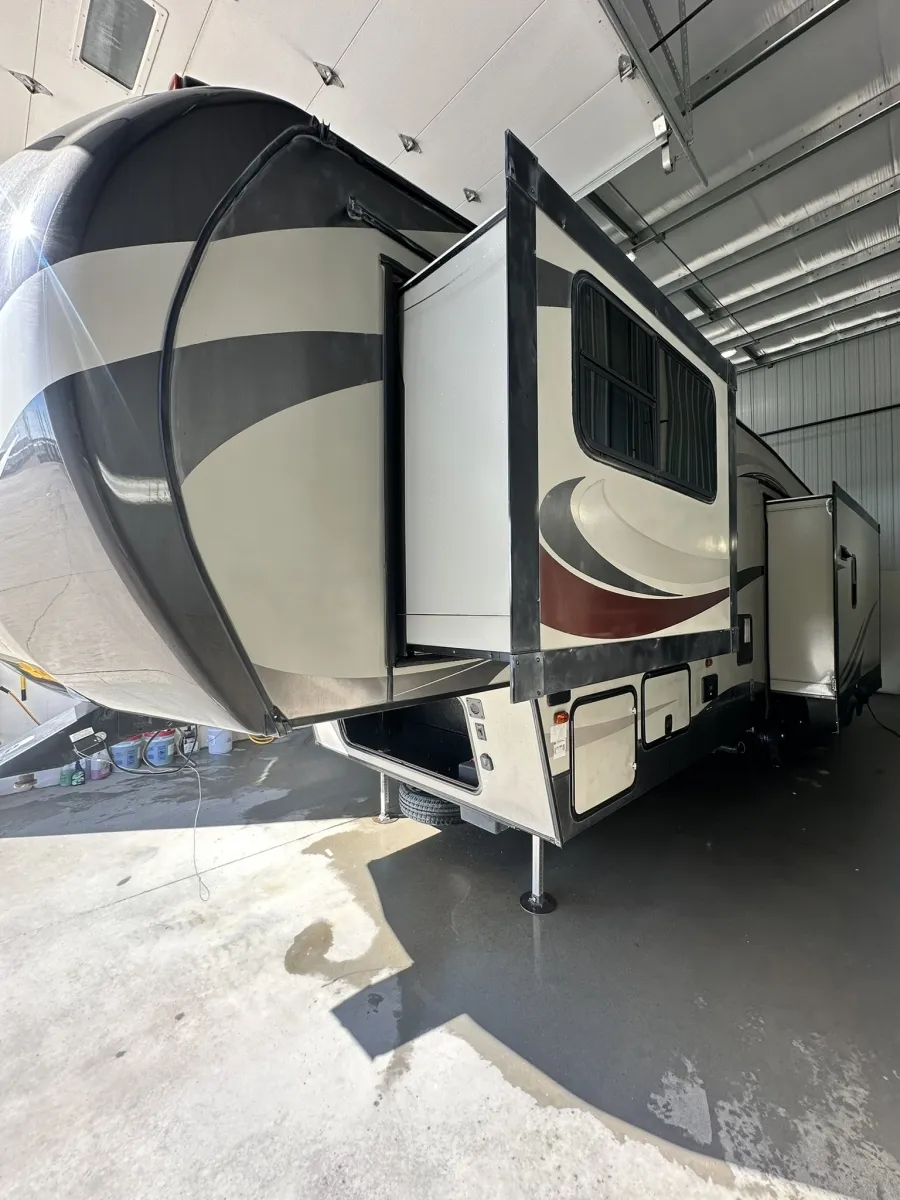 2017 Keystone Sprinter 298FWRLS - Photo 4