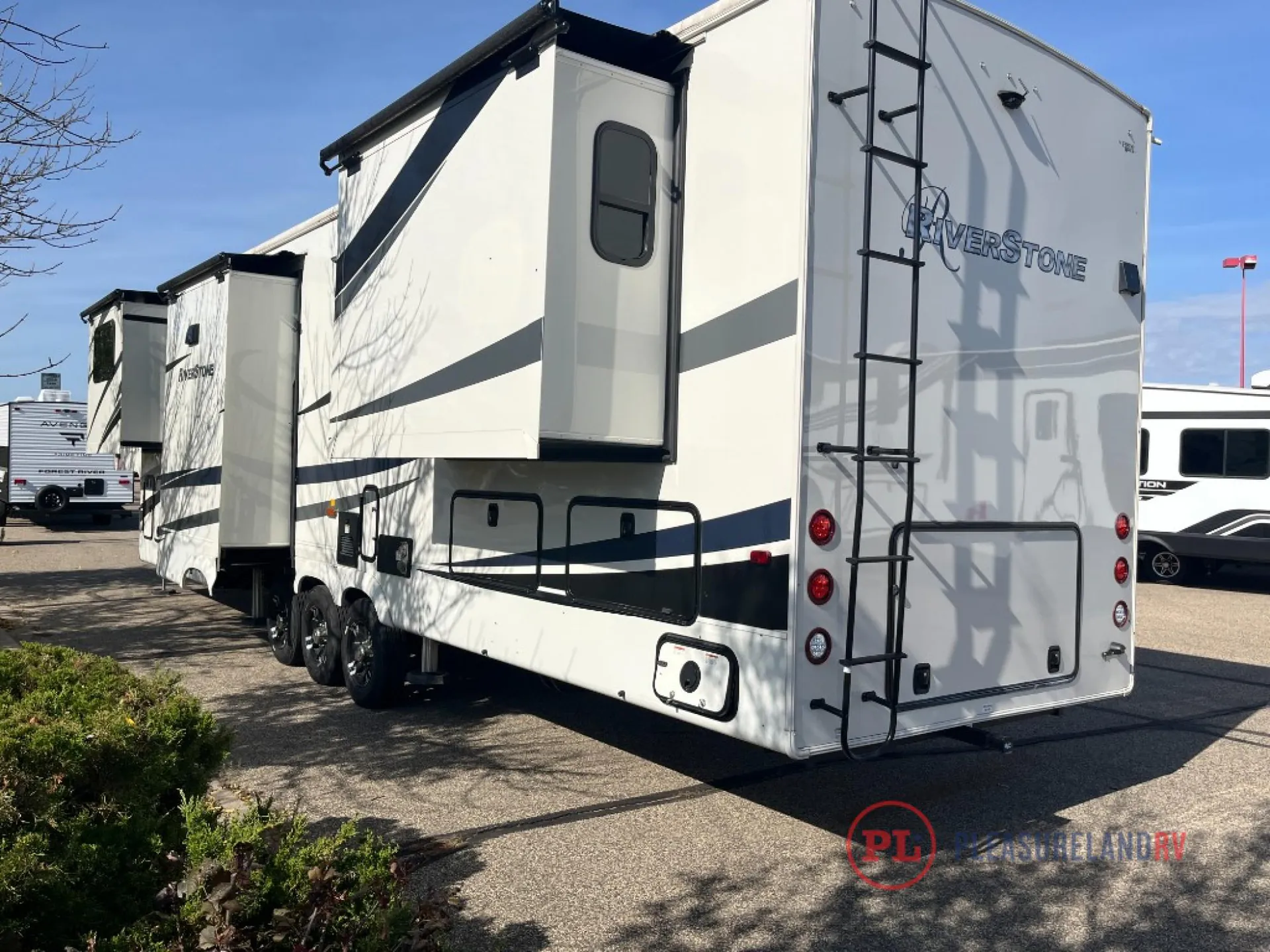 2024 Forest River RiverStone 425FO — Photo 6