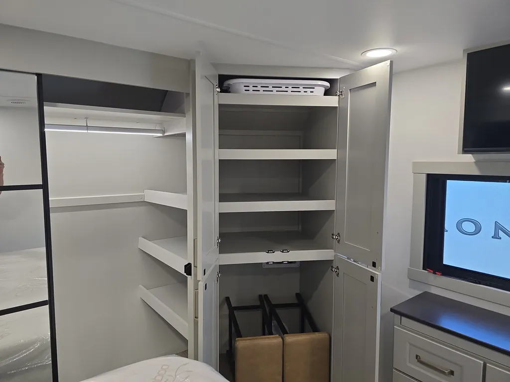 2026 Brinkley Model G 3520, Photos photo 18