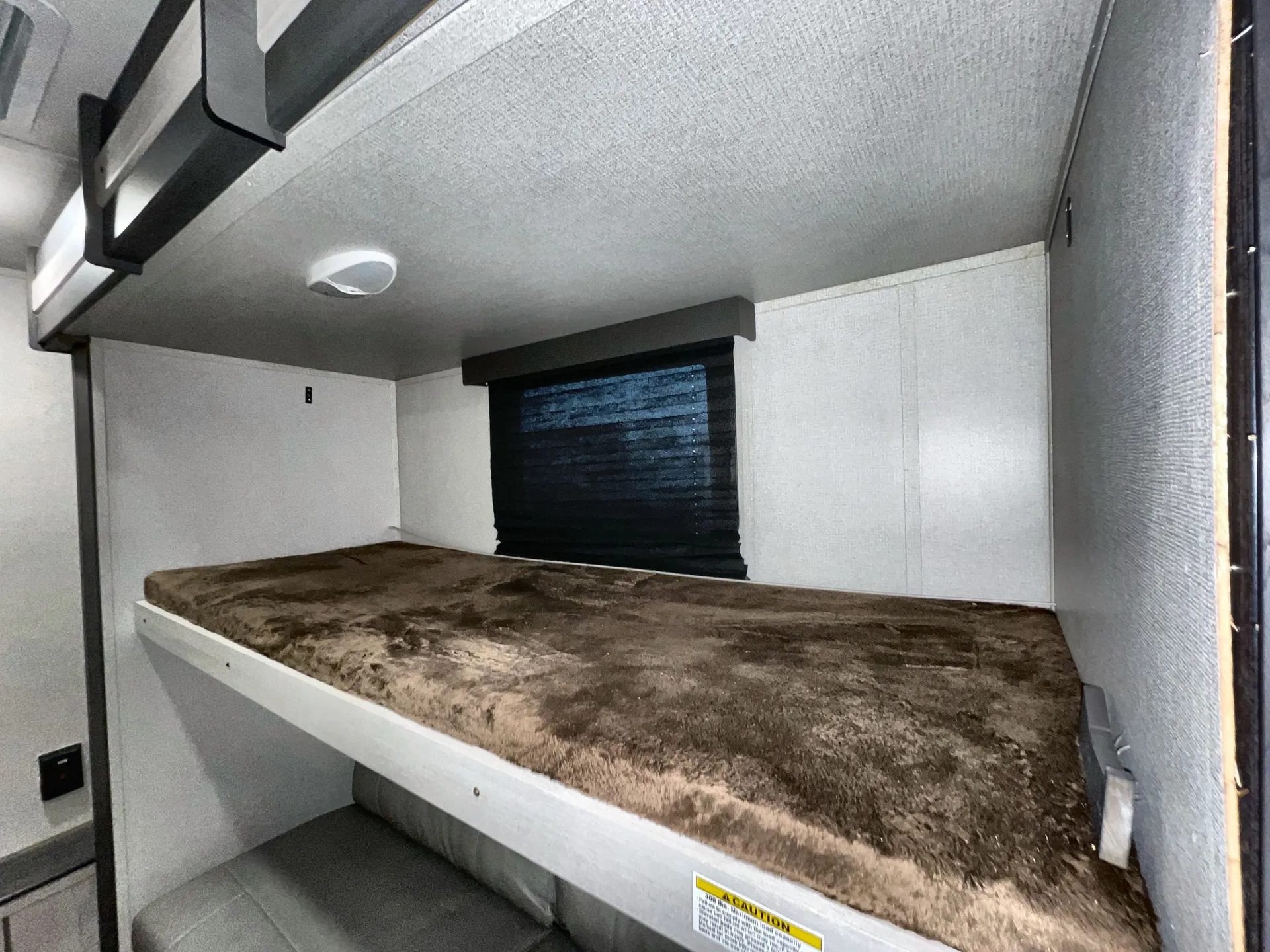 2021 Keystone Sprinter Campfire 32BH — living area main