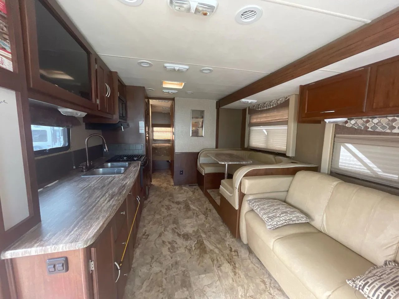 2015 Coachmen Pursuit 31BD - Photo 3