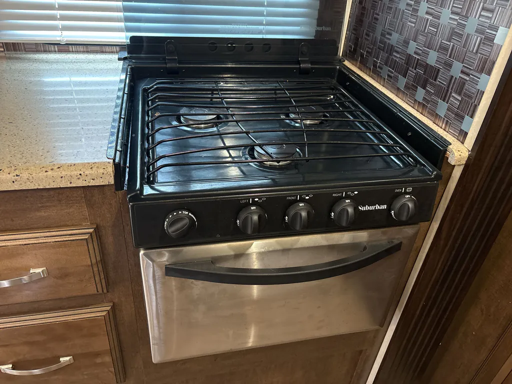 2017 Forest River Salem Hemisphere Lite 300BH, Photos photo 9
