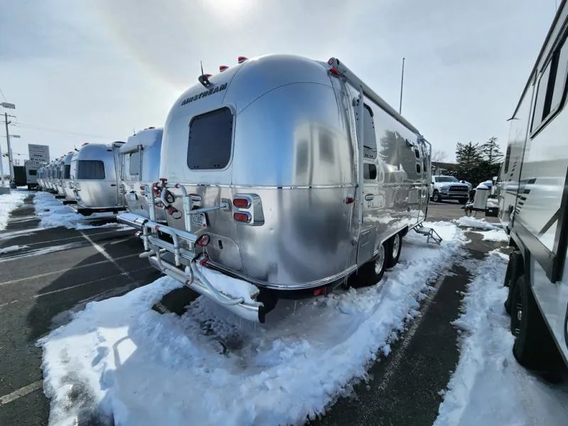 2017 Airstream International Serenity 23D - Photo 4
