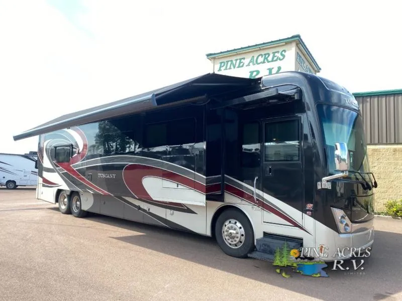 2018 Thor Motor Coach Tuscany Used    45AT only 029,124 Miles - Photo 2