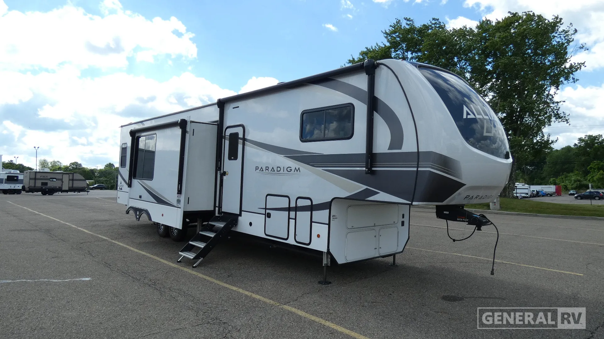 2024 Alliance RV Paradigm 395DS - Photo 2