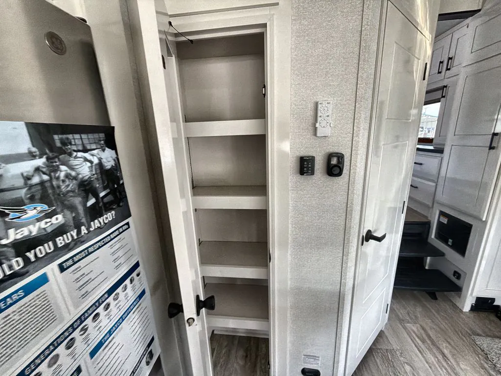 2027 Jayco Pinnacle 36FBTS, Photos photo 33