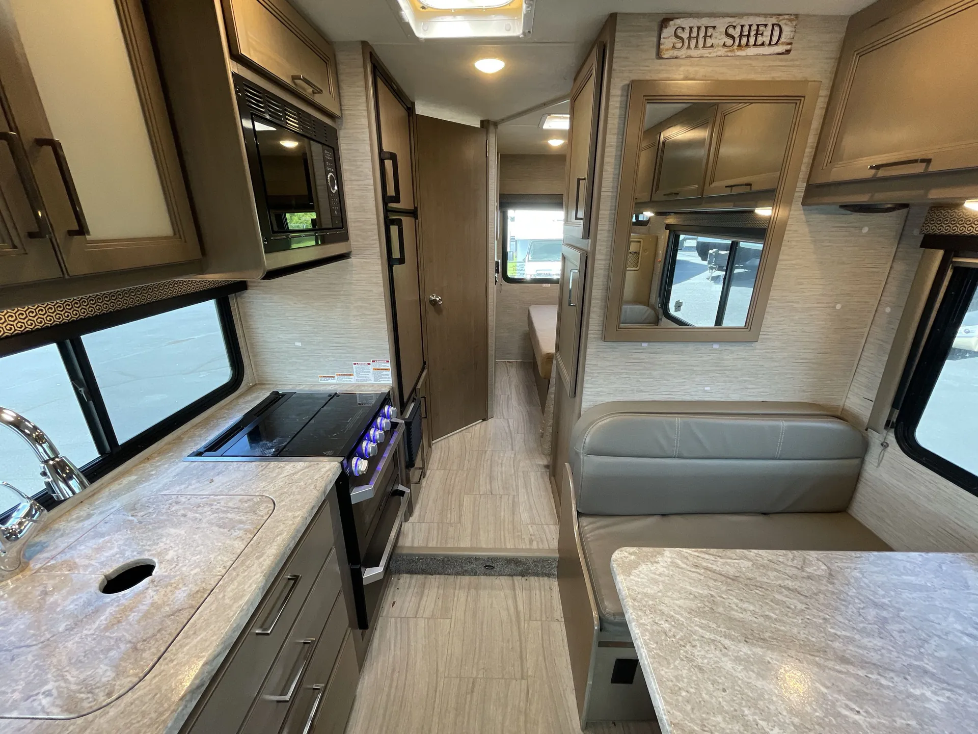 2021 Thor Motor Coach Daybreak 22DB — living area main