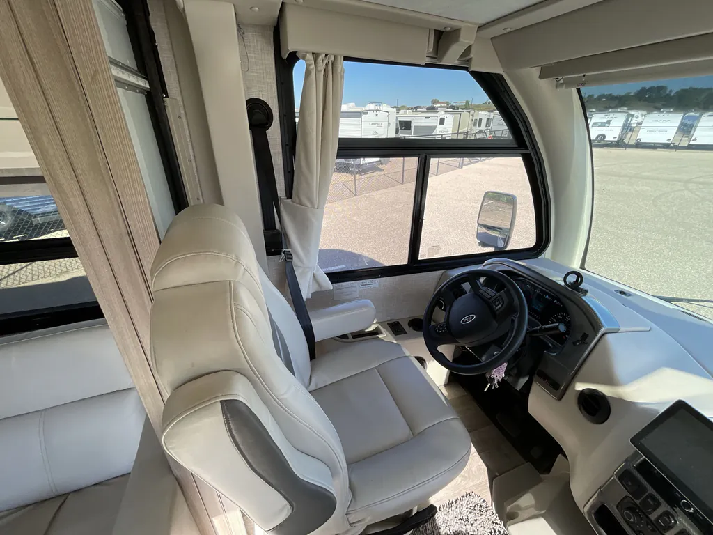 2025 Thor Motor Coach Axis 26.2, Photos photo 12