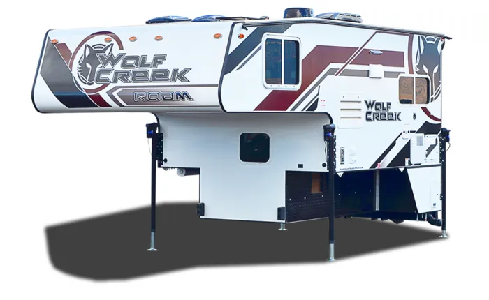Wolf Creek 890 exterior