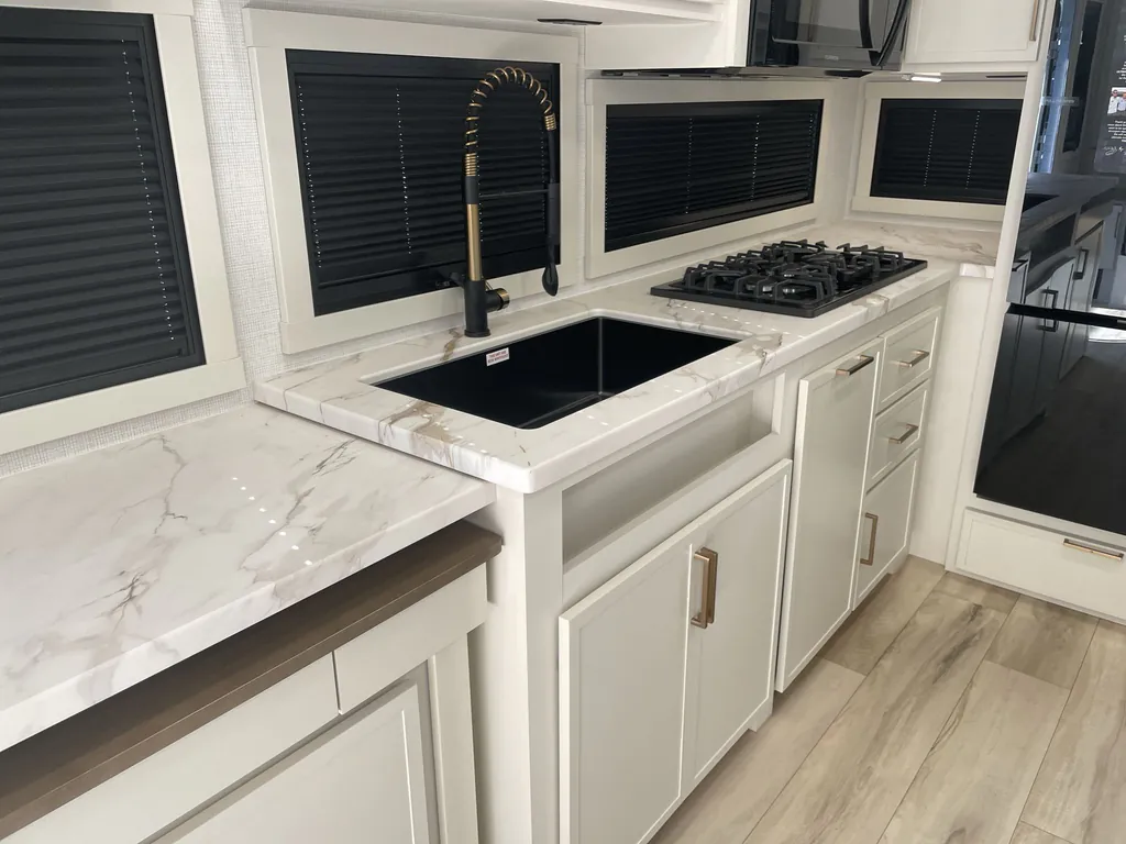 2026 Brinkley Model Ix 20X, Photos photo 15
