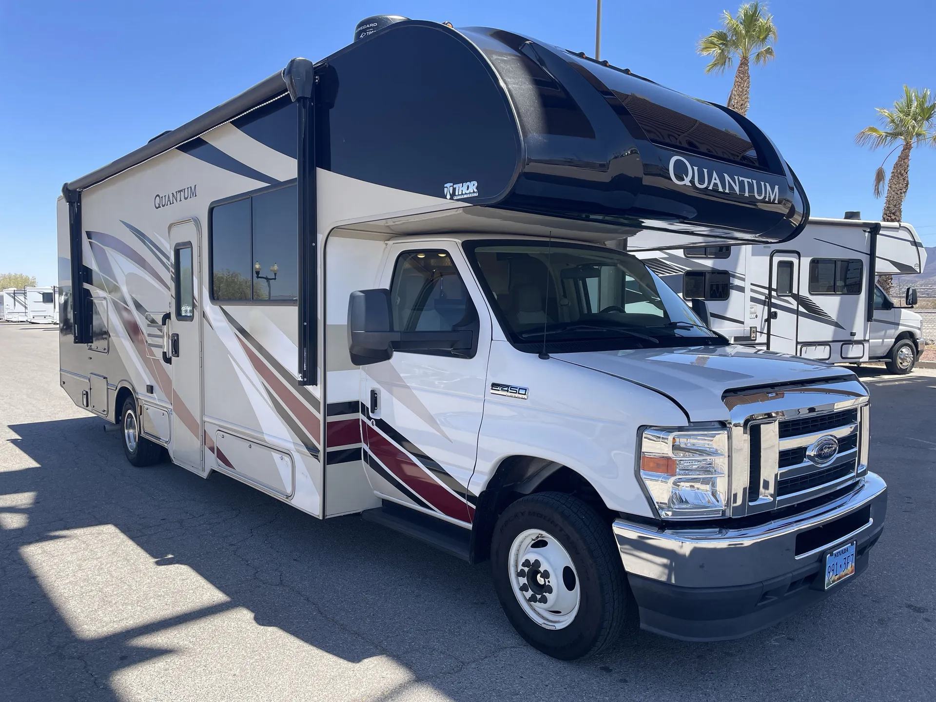 2021 Thor Motor Coach Quantum KW29 - Photo 2