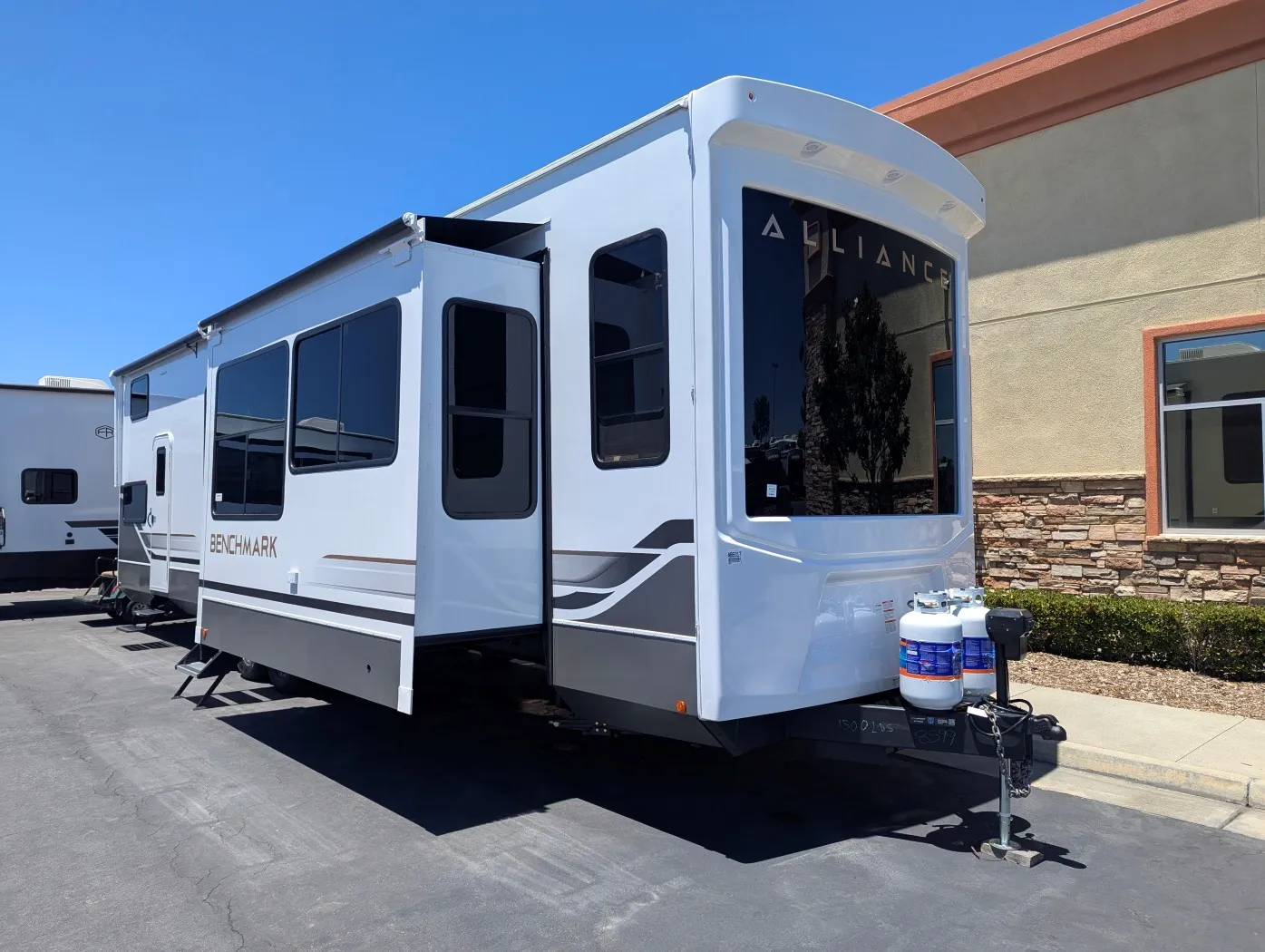 2026 Alliance RV Benchmark 42LFT - Photo 2