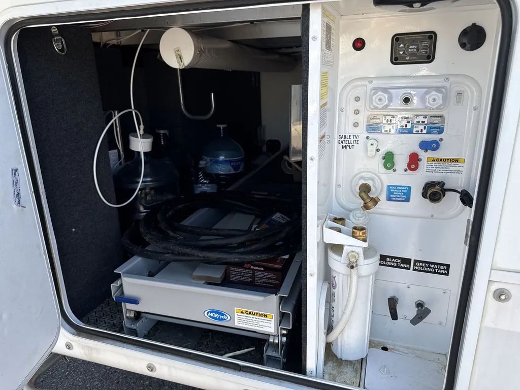 2022 Jayco North Point 380RKGS, Photos photo 18