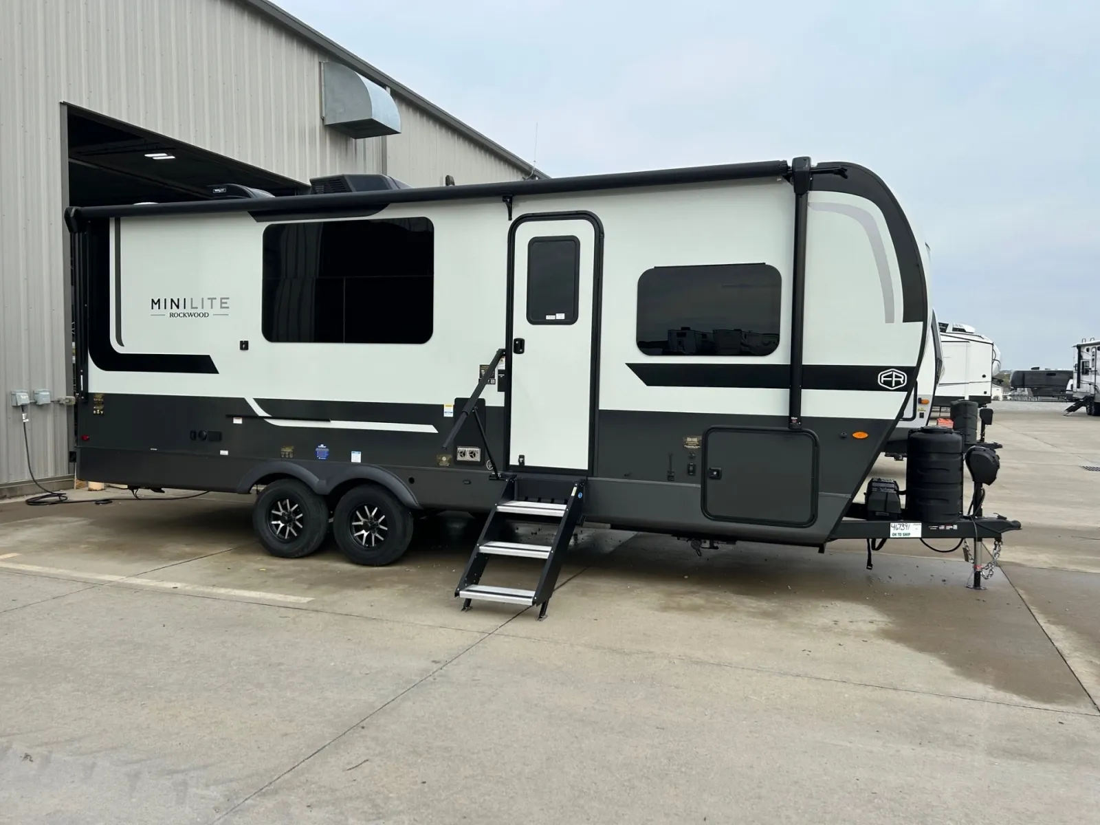 2026 Forest River Rockwood Mini Lite 2522FB - Photo 2