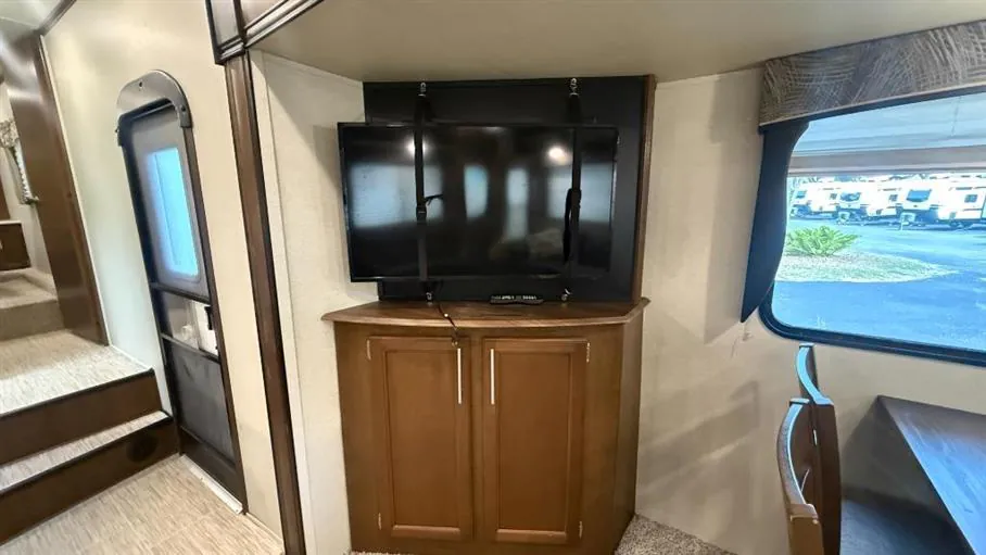 2018 Forest River Wildcat 30GT, Photos photo 15