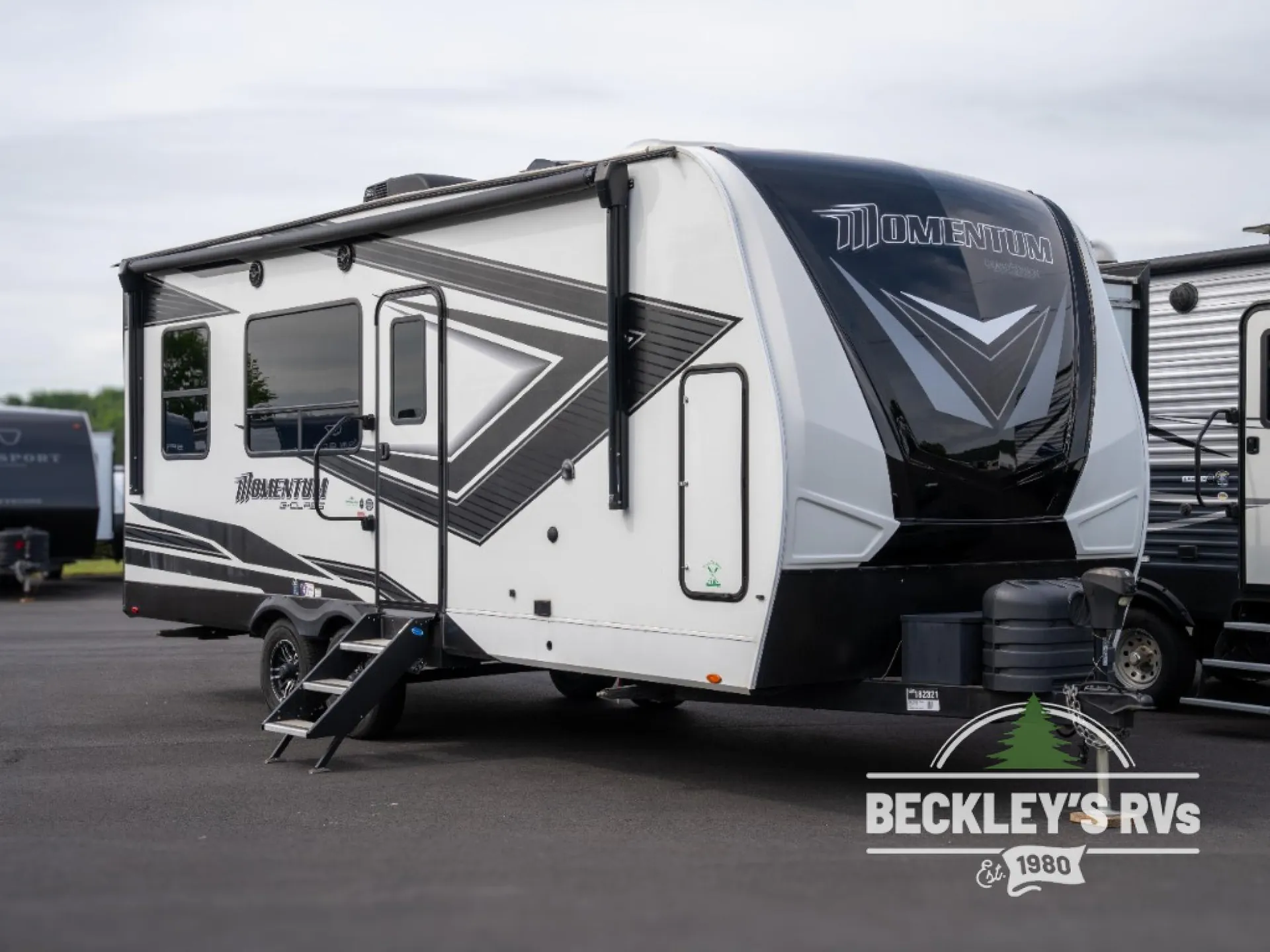 2022 Grand Design Momentum G-Class 21G - Photo 2