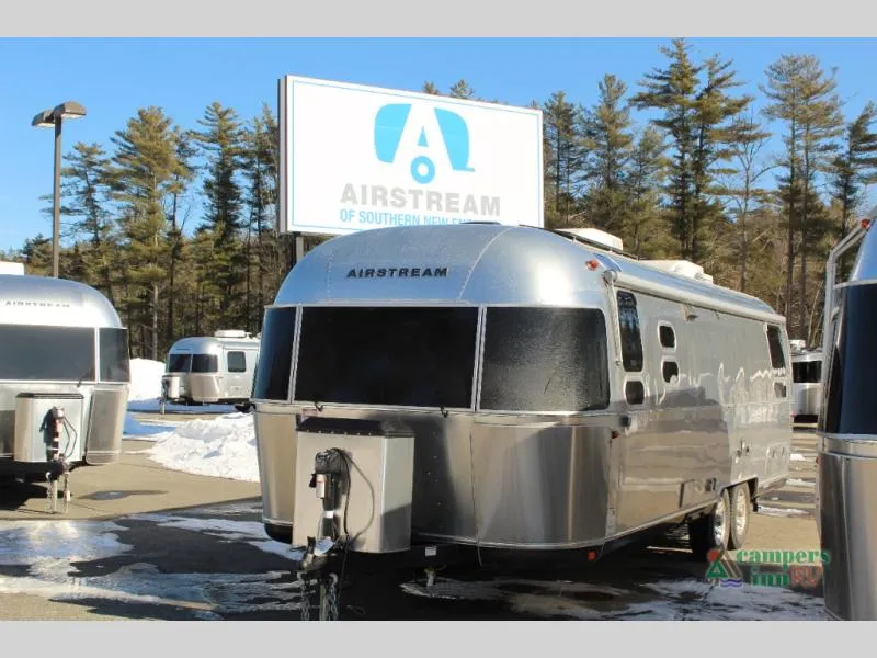 2026 Airstream Globetrotter 25FB - Photo 3