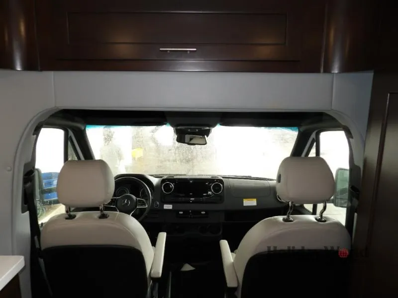 2023 Regency RV Ultra Brougham UB25UL - Photo 4