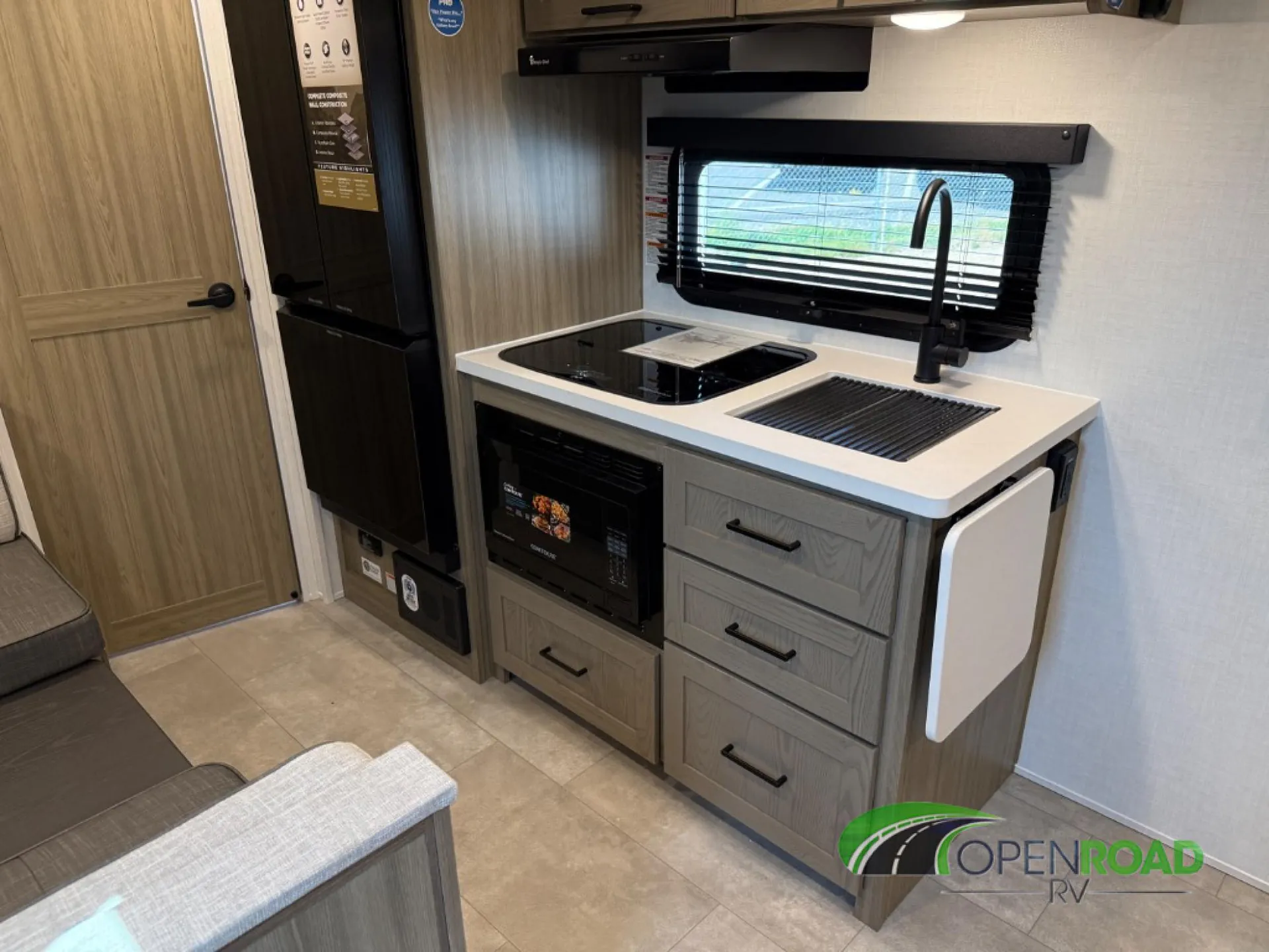 2027 Forest River Rockwood Geo Pro 19FD — Photo 7