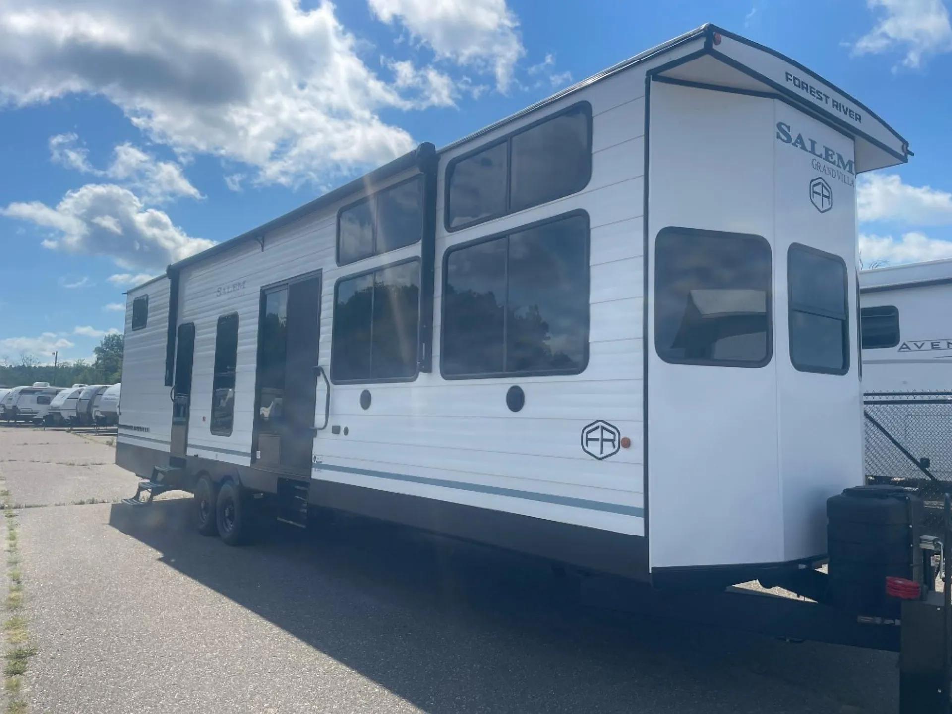 2027 Forest River Salem Grand Villa 40FKP