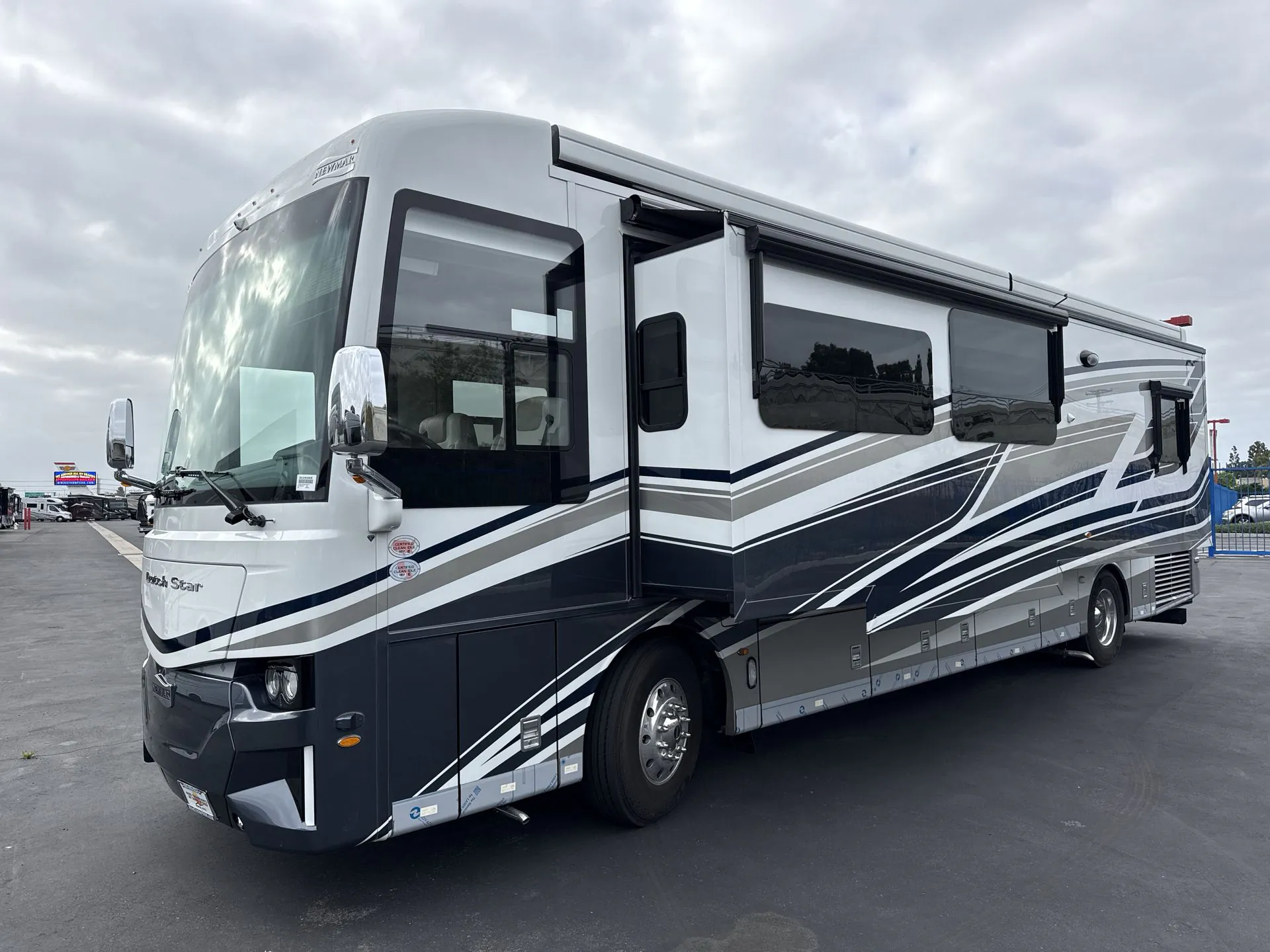 2026 Newmar Dutch Star 3836 - Photo 4