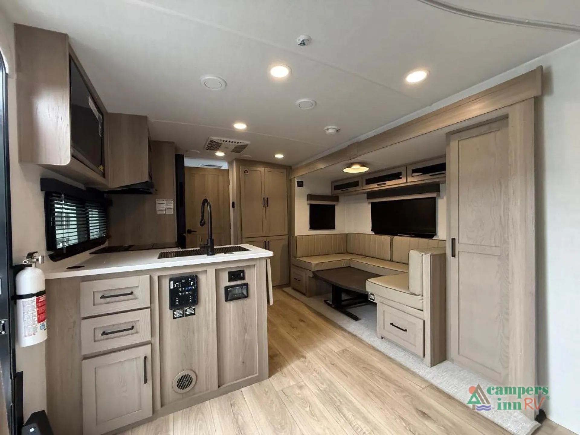 2026 Forest River Rockwood Mini Lite 2214S - Photo 3