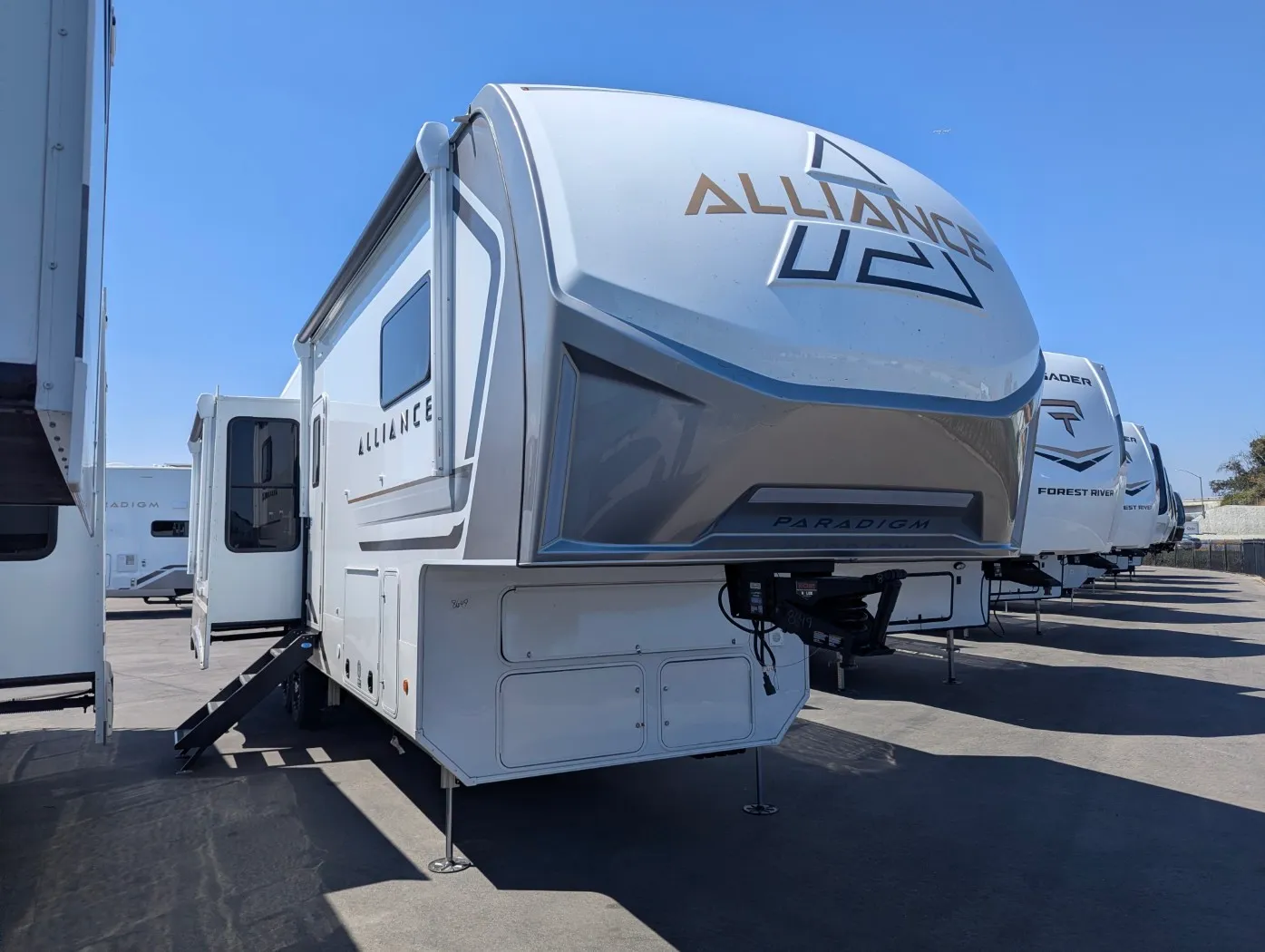 2027 Alliance RV Paradigm 312RK - Photo 2
