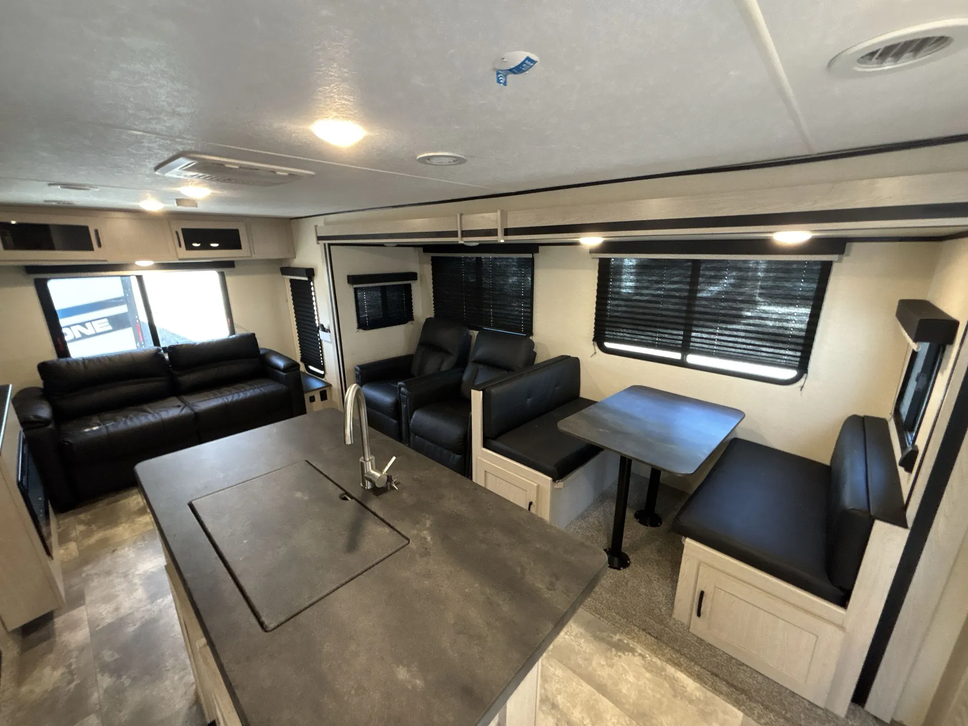 2023 Coachmen Apex Ultra-Lite 293RLDS — living area main