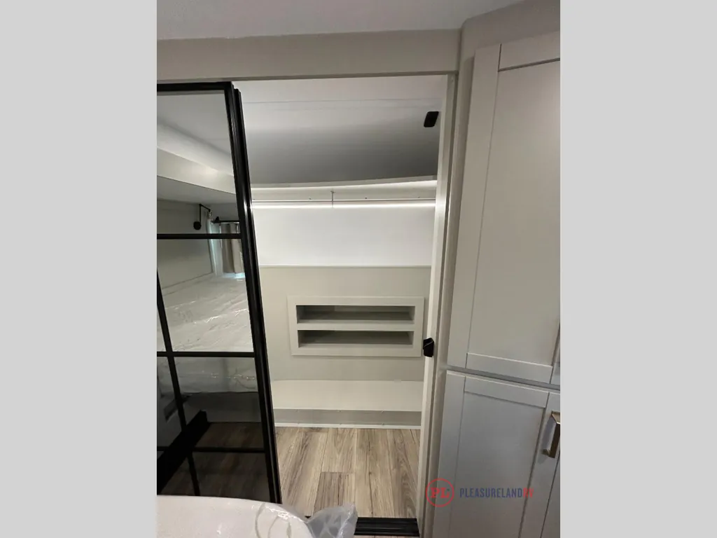 2026 Brinkley Model Z 3515, Photos photo 35
