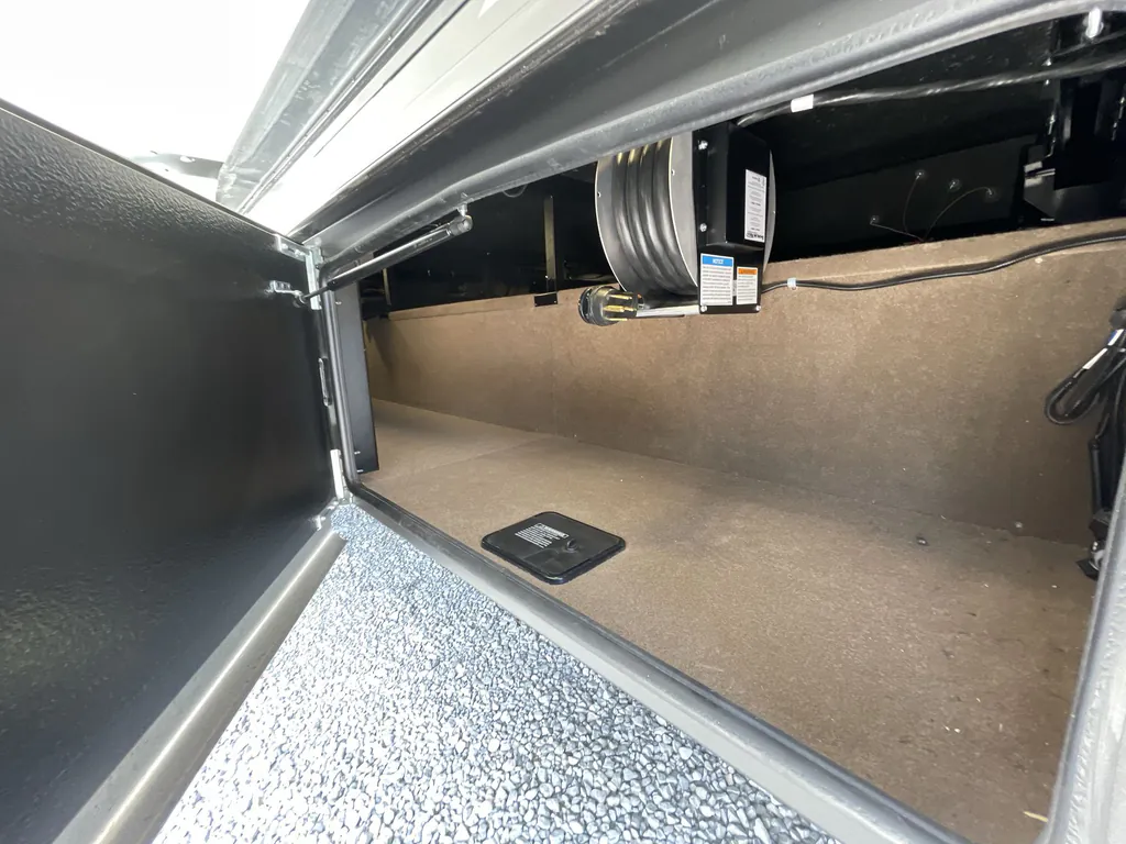 2027 Entegra Coach Accolade 37K, Photos photo 10