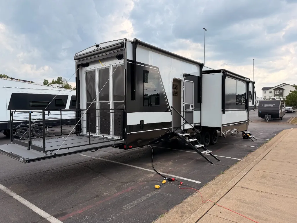 2027 Brinkley Model G 3970, Photos photo 4