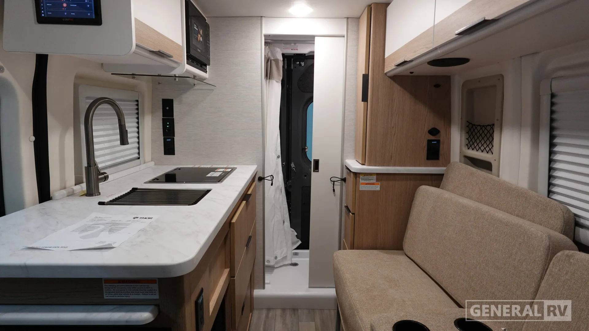2027 Thor Motor Coach Scope 18M - Photo 3