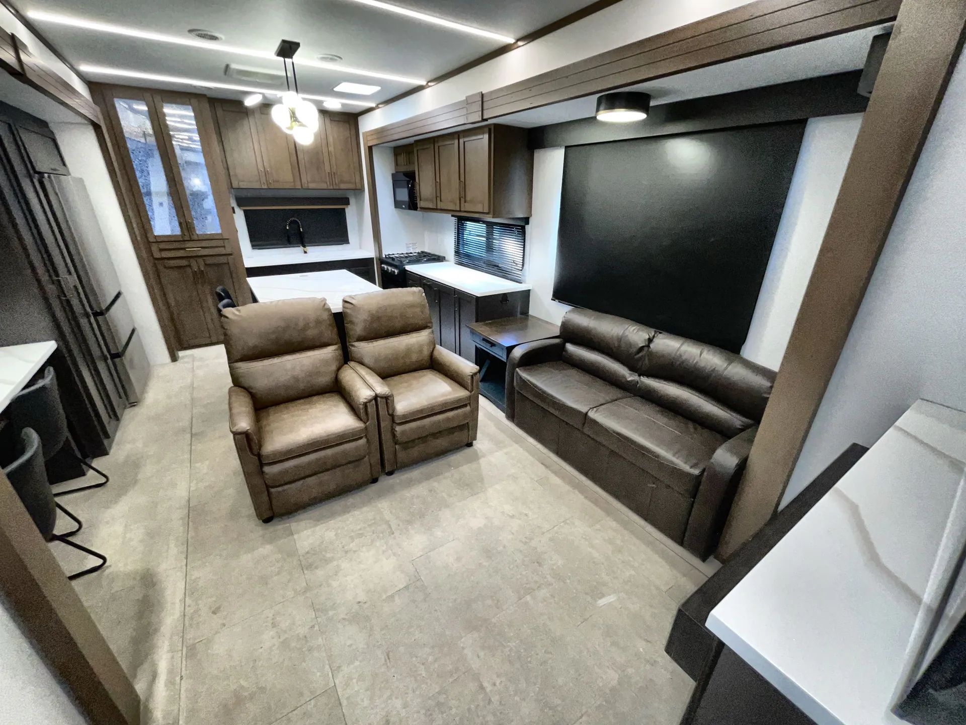 2025 Heartland Bighorn 391MFB - Photo 3