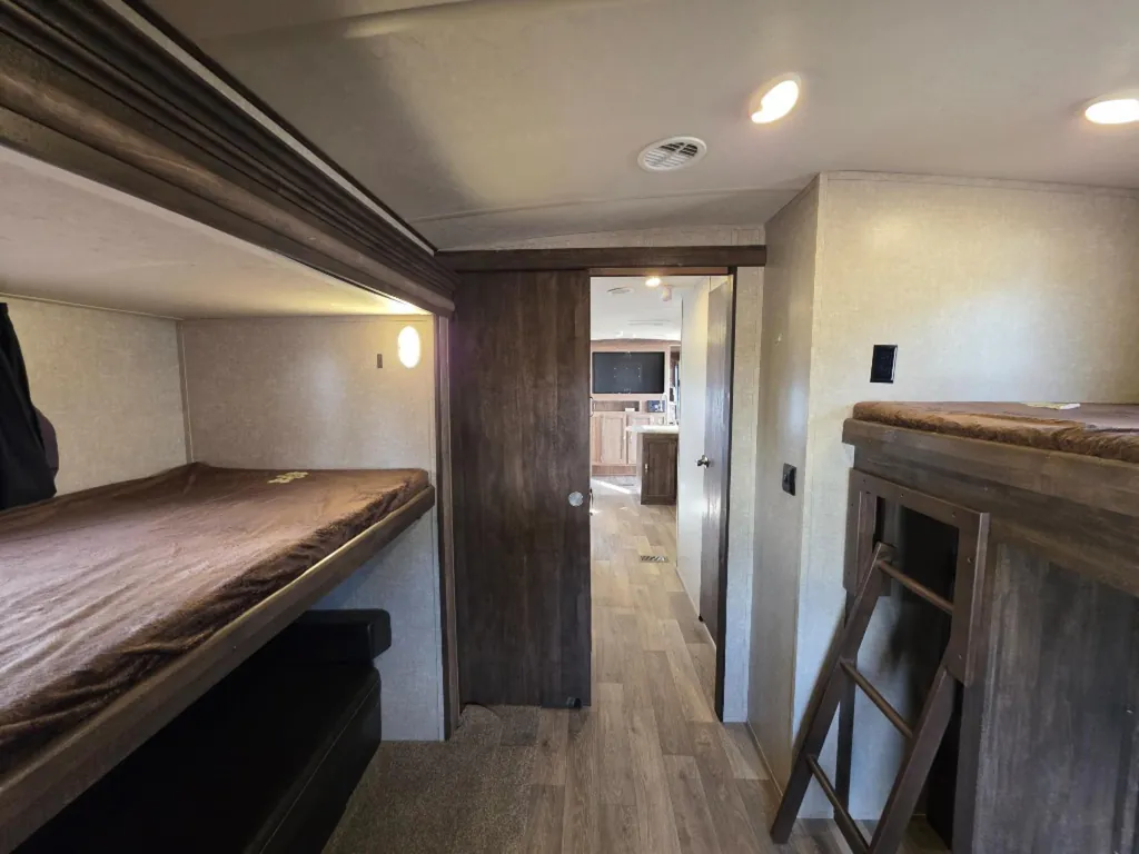 2018 Forest River Vibe 308BHS, Photos photo 44