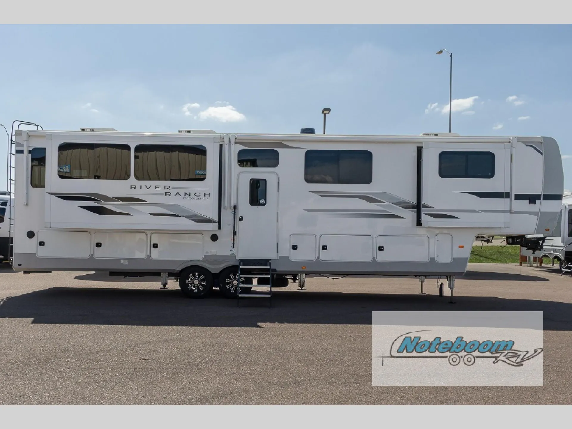 2022 Palomino River Ranch 392MB dealer photo 1 from Noteboom RV