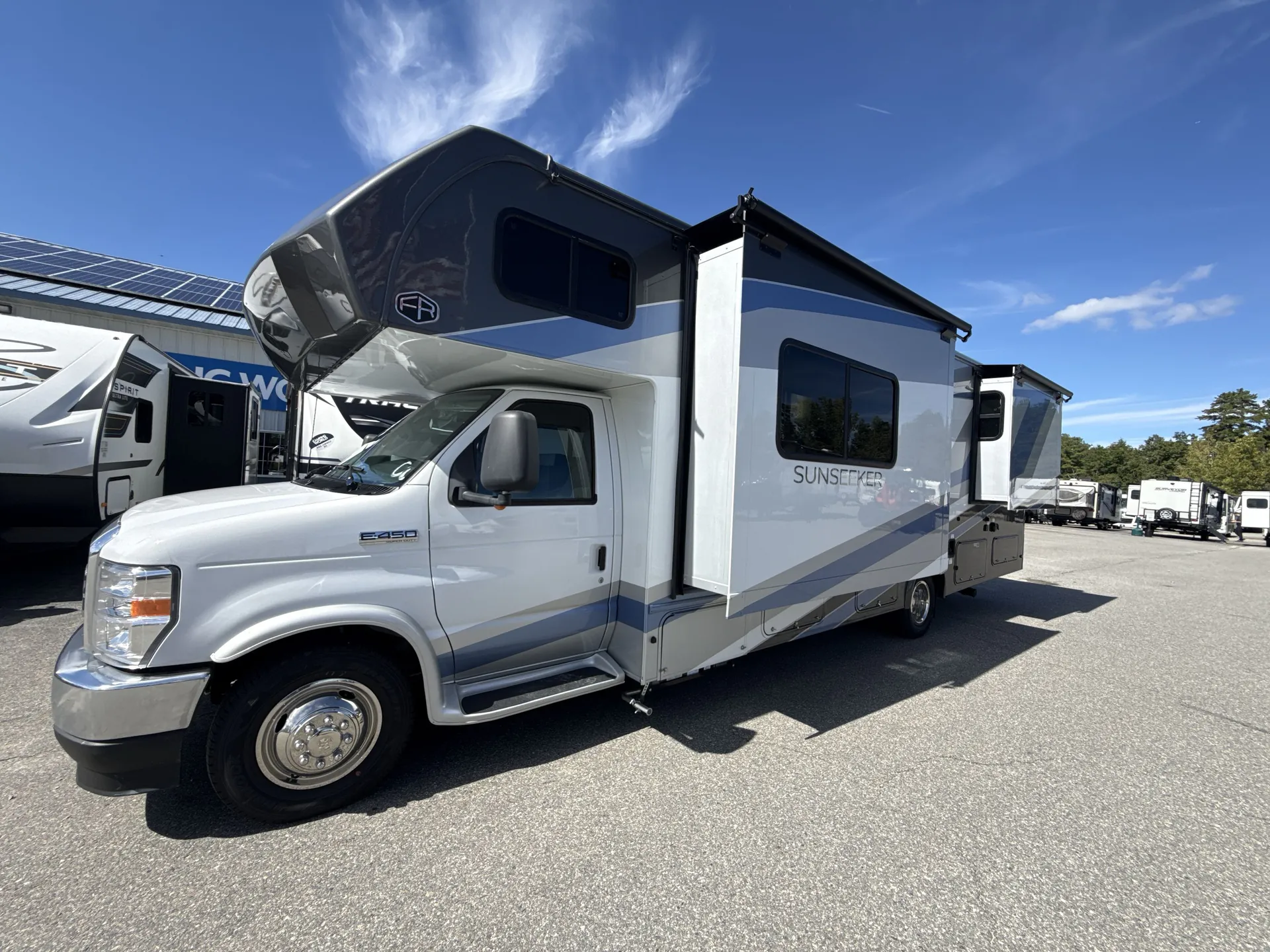 2027 Forest River Sunseeker 2860DS — off campside