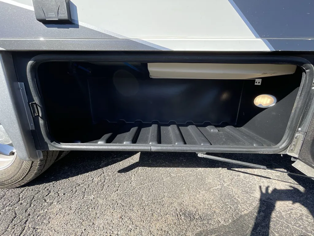 2022 Thor Motor Coach Tiburon 24FB, Photos photo 27