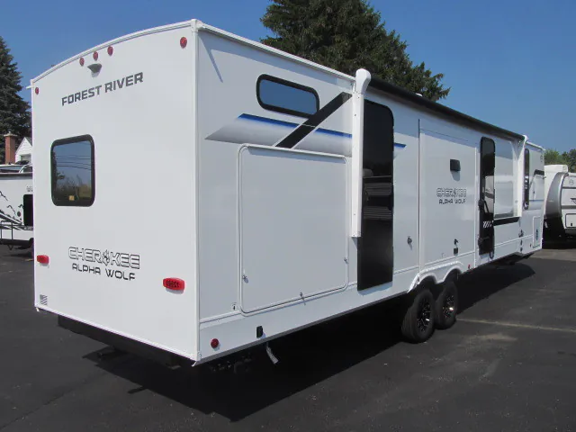 2026 Forest River Cherokee Alpha Wolf 33BH, Photos photo 8