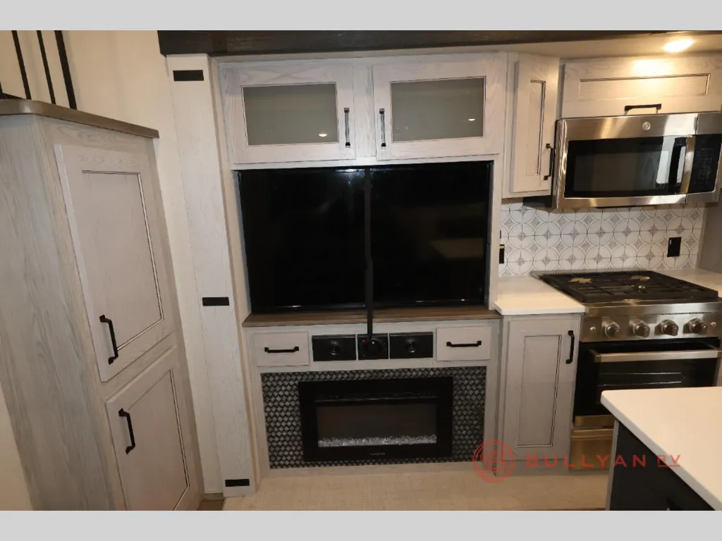 2024 Keystone Montana High Country 381TB, Photos photo 20