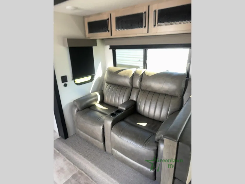 2025 Palomino Puma 337BH, Photos photo 32