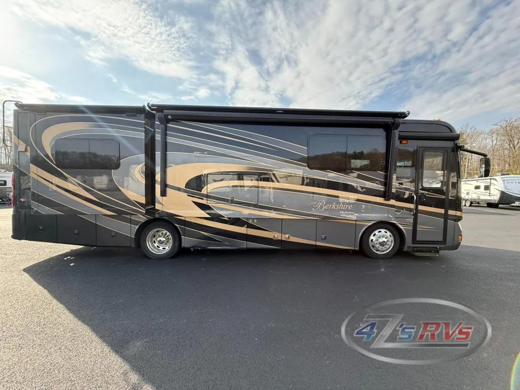 2015 Forest River Berkshire 34QS, Photos photo 7