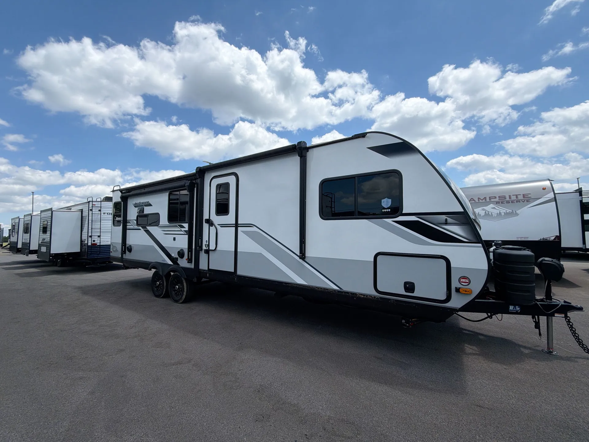 2025 Jayco Jay Feather 27MK — campside