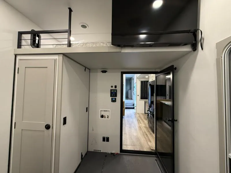 2025 Brinkley Model G 3950, Photos photo 8