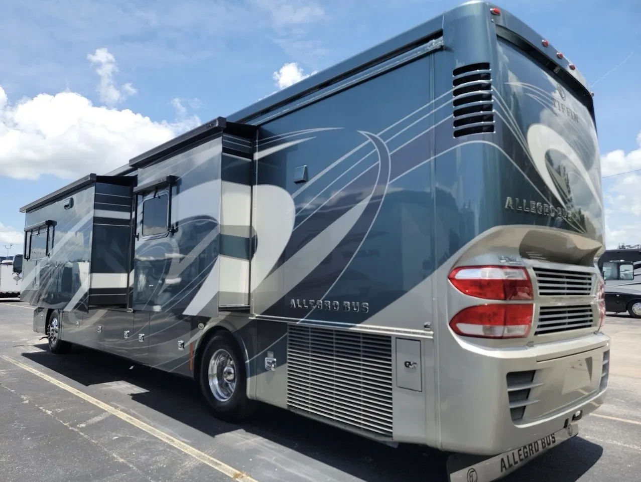 2018 Tiffin Allegro Bus 40 SP - Photo 3