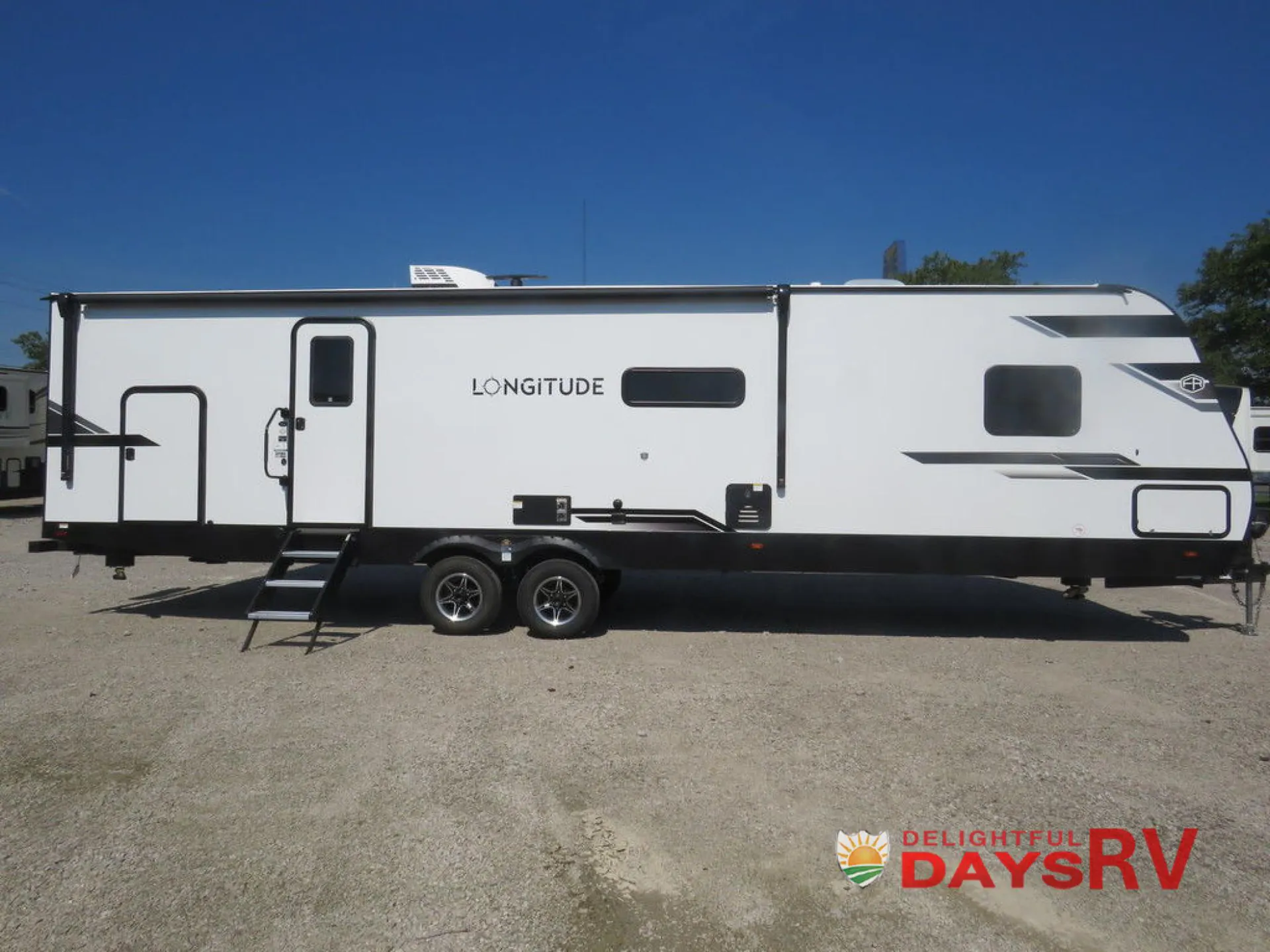 2026 East to West, INC. Longitude 319BH - Photo 4