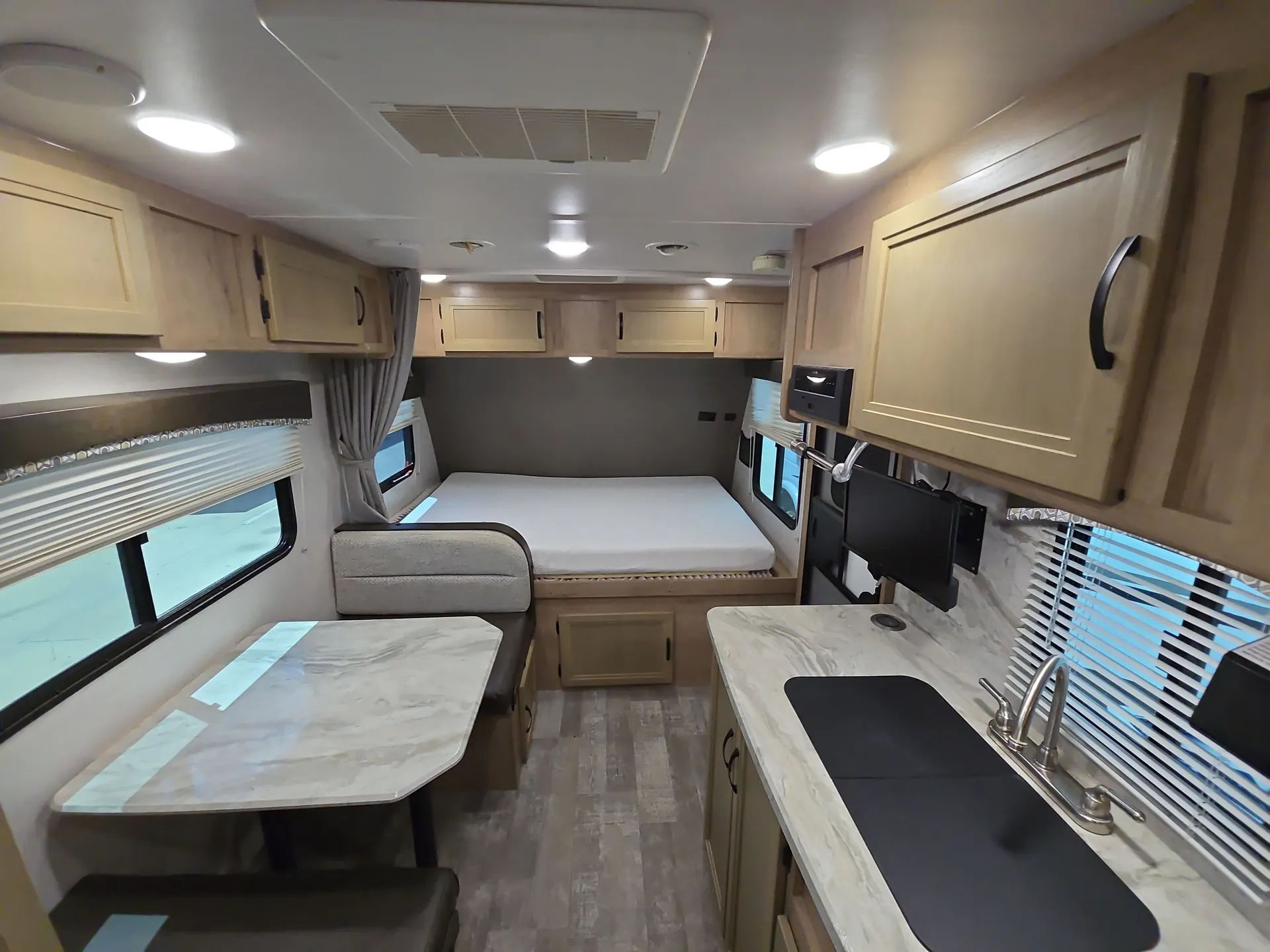 2021 Winnebago Micro Minnie 1800BH — living area main